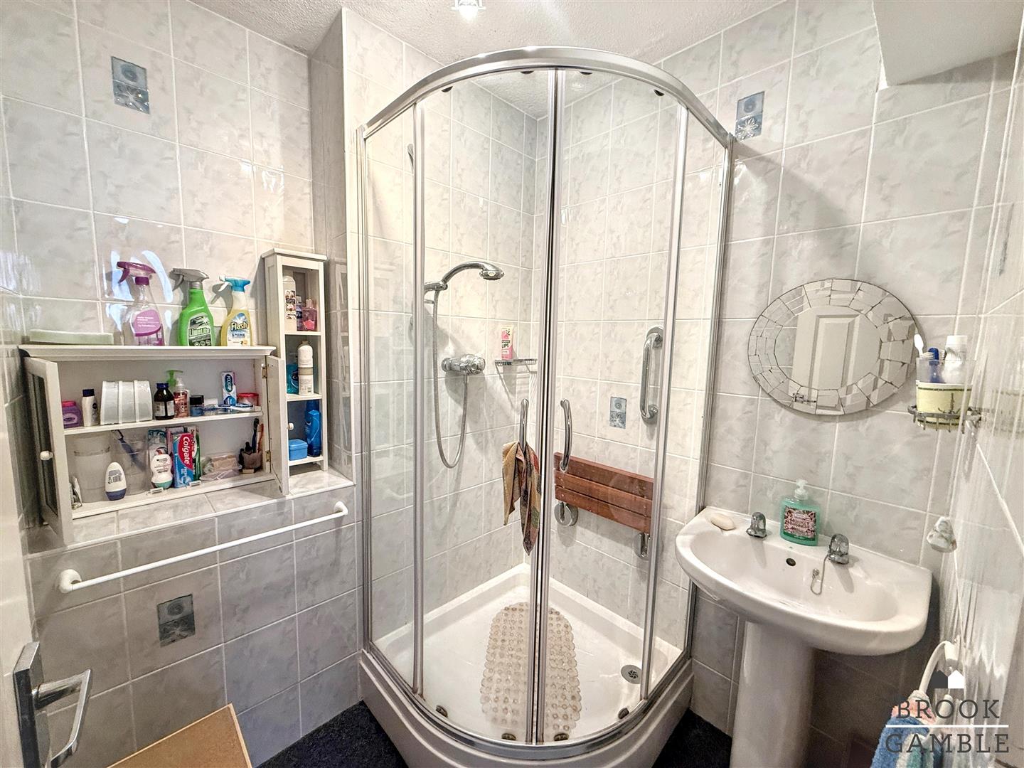 2 Bedroom Apartment - Purpose Built. Trinity Place in Eastbourne,  10